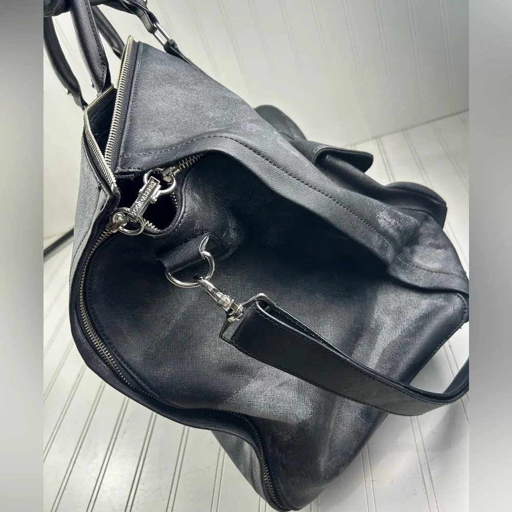 Hook + Albert Black Leather Weekender Garment Bag Unisex $590